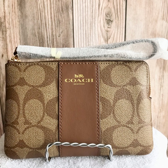 Coach Handbags - Coach Corner Zip Wristlet